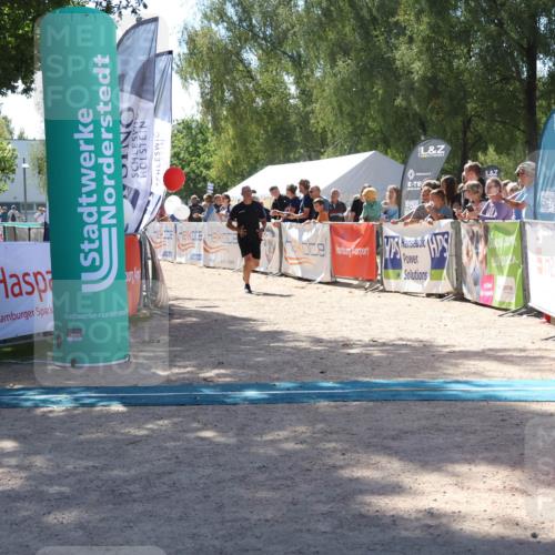 07.09.2025 - 19. Norderstedt Triathlon Zöllner http://msf.ph/oto/8787900 07.09.2025 13:38:43 Ziel  meine-sportfotos.de