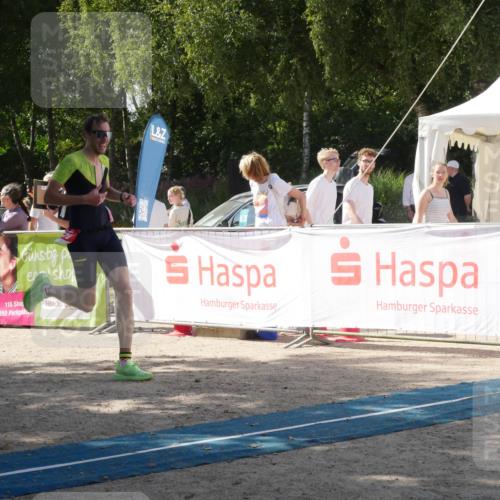 07.09.2025 - 19. Norderstedt Triathlon Zöllner http://msf.ph/oto/8787907 07.09.2025 13:34:08 Ziel 275, 707 meine-sportfotos.de