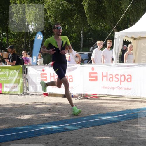 07.09.2025 - 19. Norderstedt Triathlon Zöllner http://msf.ph/oto/8787910 07.09.2025 13:34:08 Ziel 275, 707 meine-sportfotos.de