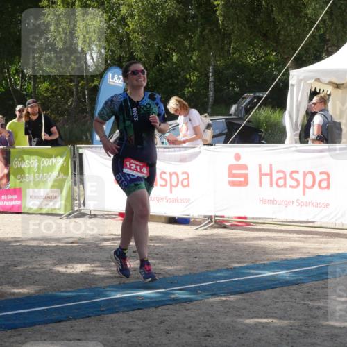 07.09.2025 - 19. Norderstedt Triathlon Zöllner http://msf.ph/oto/8787929 07.09.2025 13:34:15 Ziel 707, 1214 meine-sportfotos.de