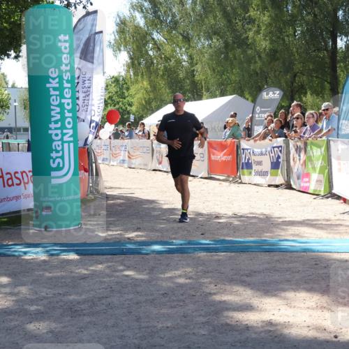 07.09.2025 - 19. Norderstedt Triathlon Zöllner http://msf.ph/oto/8787939 07.09.2025 13:38:48 Ziel 141 meine-sportfotos.de