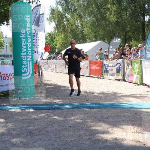 07.09.2025 - 19. Norderstedt Triathlon Zöllner http://msf.ph/oto/8787941 07.09.2025 13:38:48 Ziel 141 meine-sportfotos.de