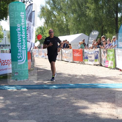 07.09.2025 - 19. Norderstedt Triathlon Zöllner http://msf.ph/oto/8787946 07.09.2025 13:38:48 Ziel 141 meine-sportfotos.de