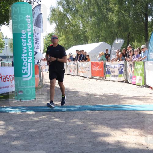 07.09.2025 - 19. Norderstedt Triathlon Zöllner http://msf.ph/oto/8787951 07.09.2025 13:38:49 Ziel 141 meine-sportfotos.de