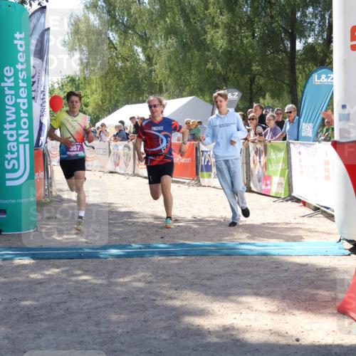 07.09.2025 - 19. Norderstedt Triathlon Zöllner http://msf.ph/oto/8787956 07.09.2025 13:39:24 Ziel 357, 1271 meine-sportfotos.de