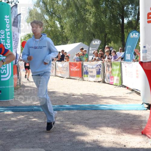 07.09.2025 - 19. Norderstedt Triathlon Zöllner http://msf.ph/oto/8787971 07.09.2025 13:39:25 Ziel 357, 1271 meine-sportfotos.de