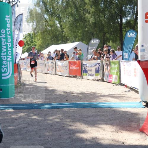 07.09.2025 - 19. Norderstedt Triathlon Zöllner http://msf.ph/oto/8787972 07.09.2025 13:39:25 Ziel 357, 1271 meine-sportfotos.de