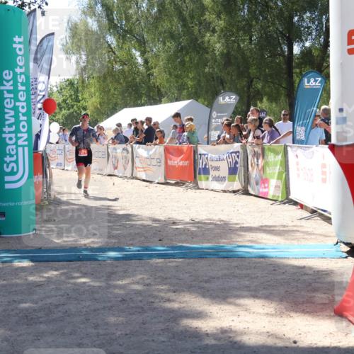 07.09.2025 - 19. Norderstedt Triathlon Zöllner http://msf.ph/oto/8787975 07.09.2025 13:39:26 Ziel 357, 1271 meine-sportfotos.de
