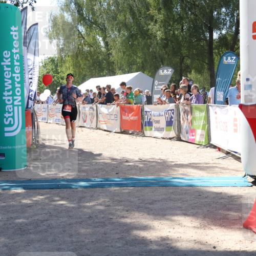 07.09.2025 - 19. Norderstedt Triathlon Zöllner http://msf.ph/oto/8787982 07.09.2025 13:39:26 Ziel 357, 1271 meine-sportfotos.de