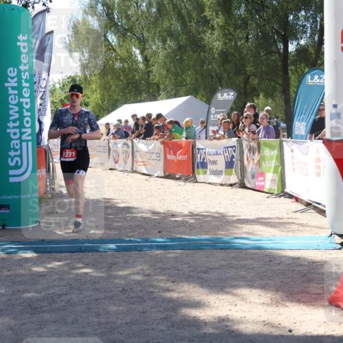 07.09.2025 - 19. Norderstedt Triathlon Zöllner http://msf.ph/oto/8787997 07.09.2025 13:39:28 Ziel 357, 1271 meine-sportfotos.de
