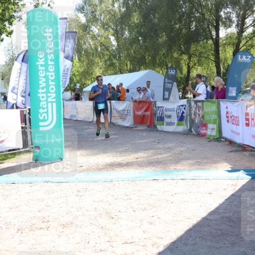 07.09.2025 - 19. Norderstedt Triathlon Zöllner http://msf.ph/oto/8788020 07.09.2025 16:03:23 Ziel 382 meine-sportfotos.de