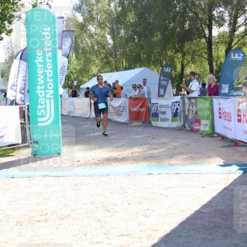 07.09.2025 - 19. Norderstedt Triathlon Zöllner http://msf.ph/oto/8788023 07.09.2025 16:03:24 Ziel 382 meine-sportfotos.de