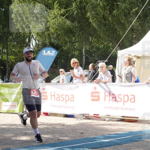 07.09.2025 - 19. Norderstedt Triathlon Zöllner http://msf.ph/oto/8788025 07.09.2025 13:36:40 Ziel 145, 1326 meine-sportfotos.de