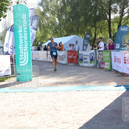 07.09.2025 - 19. Norderstedt Triathlon Zöllner http://msf.ph/oto/8788026 07.09.2025 16:03:24 Ziel 382 meine-sportfotos.de