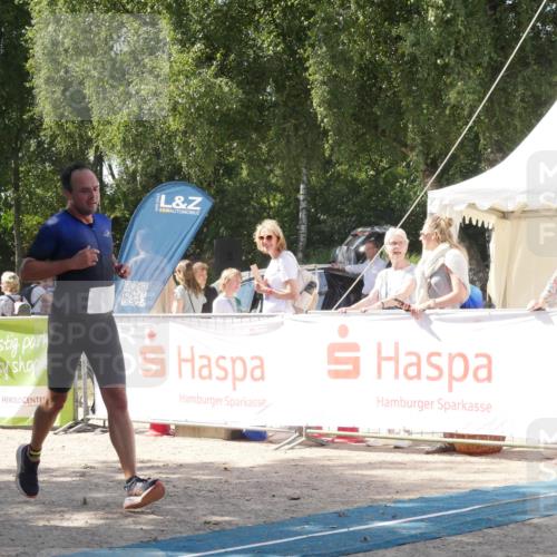 07.09.2025 - 19. Norderstedt Triathlon Zöllner http://msf.ph/oto/8788034 07.09.2025 13:36:46 Ziel 145, 222 meine-sportfotos.de