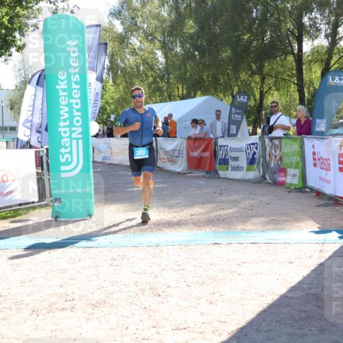 07.09.2025 - 19. Norderstedt Triathlon Zöllner http://msf.ph/oto/8788040 07.09.2025 16:03:25 Ziel 382 meine-sportfotos.de