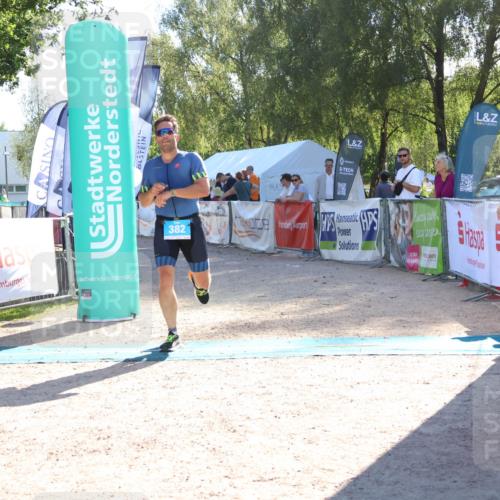 07.09.2025 - 19. Norderstedt Triathlon Zöllner http://msf.ph/oto/8788046 07.09.2025 16:03:25 Ziel 382 meine-sportfotos.de