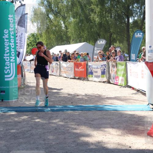 07.09.2025 - 19. Norderstedt Triathlon Zöllner http://msf.ph/oto/8788049 07.09.2025 13:39:46 Ziel 346, 1388 meine-sportfotos.de