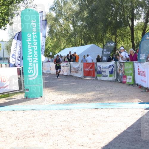 07.09.2025 - 19. Norderstedt Triathlon Zöllner http://msf.ph/oto/8788059 07.09.2025 16:03:57 Ziel  meine-sportfotos.de