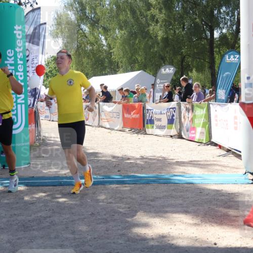 07.09.2025 - 19. Norderstedt Triathlon Zöllner http://msf.ph/oto/8788098 07.09.2025 13:40:02 Ziel 330 meine-sportfotos.de
