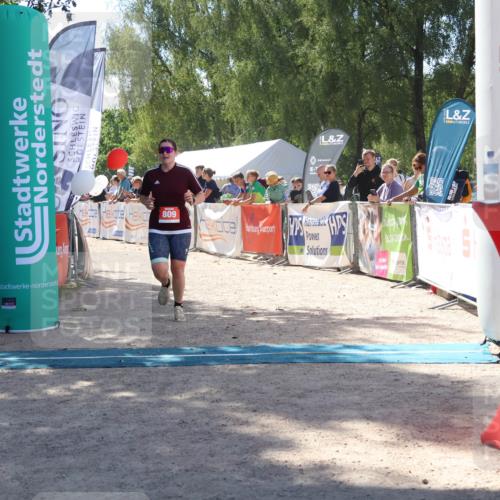 07.09.2025 - 19. Norderstedt Triathlon Zöllner http://msf.ph/oto/8788104 07.09.2025 13:40:09 Ziel 809 meine-sportfotos.de