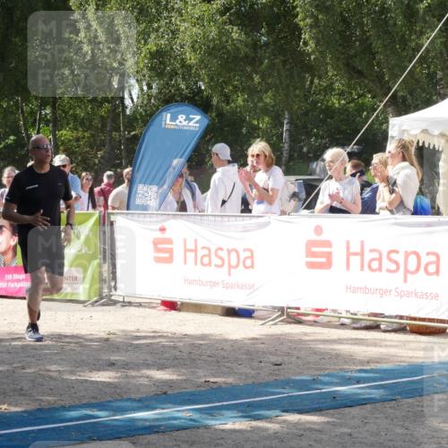 07.09.2025 - 19. Norderstedt Triathlon Zöllner http://msf.ph/oto/8788105 07.09.2025 13:38:49 Ziel 141 meine-sportfotos.de
