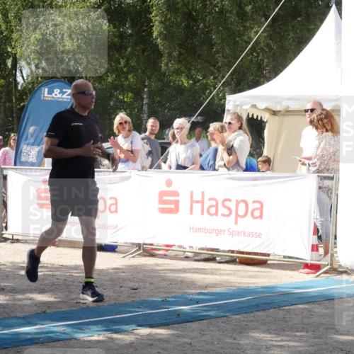 07.09.2025 - 19. Norderstedt Triathlon Zöllner http://msf.ph/oto/8788113 07.09.2025 13:38:50 Ziel 141 meine-sportfotos.de