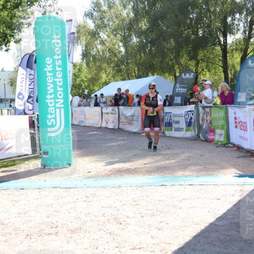07.09.2025 - 19. Norderstedt Triathlon Zöllner http://msf.ph/oto/8788116 07.09.2025 16:04:01 Ziel 968 meine-sportfotos.de