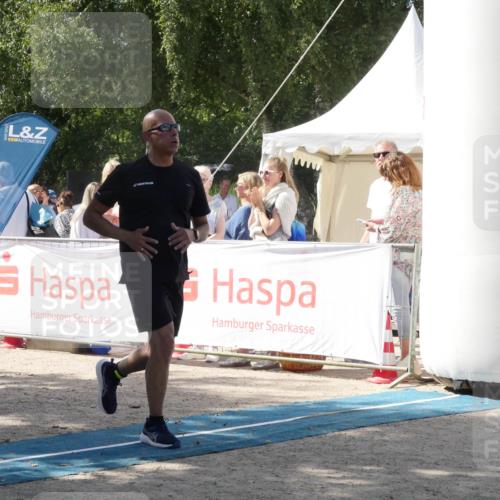 07.09.2025 - 19. Norderstedt Triathlon Zöllner http://msf.ph/oto/8788117 07.09.2025 13:38:51 Ziel 141 meine-sportfotos.de