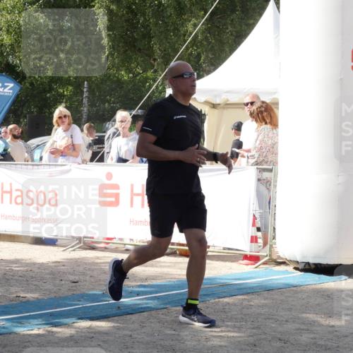 07.09.2025 - 19. Norderstedt Triathlon Zöllner http://msf.ph/oto/8788121 07.09.2025 13:38:51 Ziel 141 meine-sportfotos.de