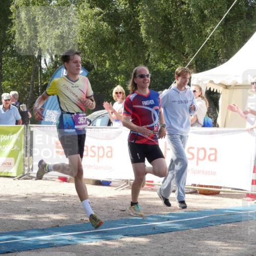 07.09.2025 - 19. Norderstedt Triathlon Zöllner http://msf.ph/oto/8788128 07.09.2025 13:39:26 Ziel 357, 1271 meine-sportfotos.de