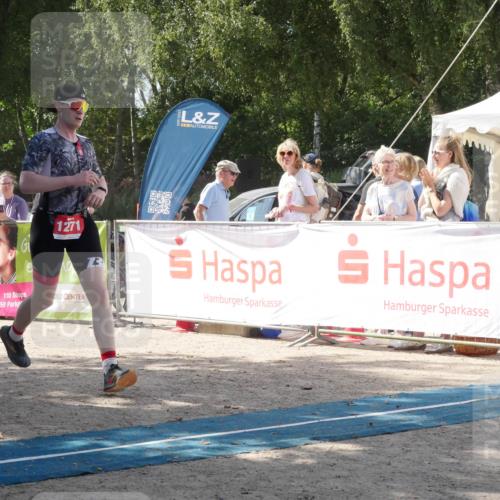07.09.2025 - 19. Norderstedt Triathlon Zöllner http://msf.ph/oto/8788136 07.09.2025 13:39:29 Ziel 357, 1271 meine-sportfotos.de