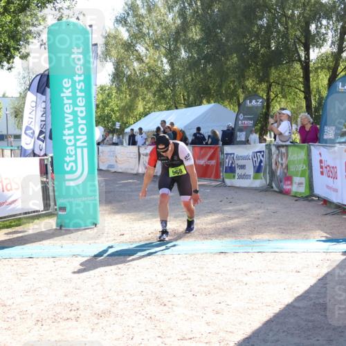 07.09.2025 - 19. Norderstedt Triathlon Zöllner http://msf.ph/oto/8788142 07.09.2025 16:04:03 Ziel 968 meine-sportfotos.de