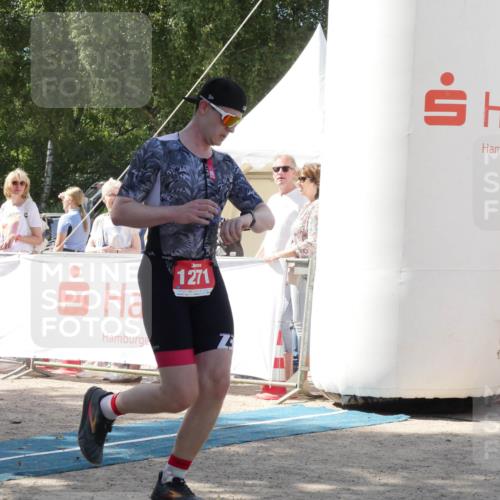 07.09.2025 - 19. Norderstedt Triathlon Zöllner http://msf.ph/oto/8788144 07.09.2025 13:39:30 Ziel 357, 1271 meine-sportfotos.de