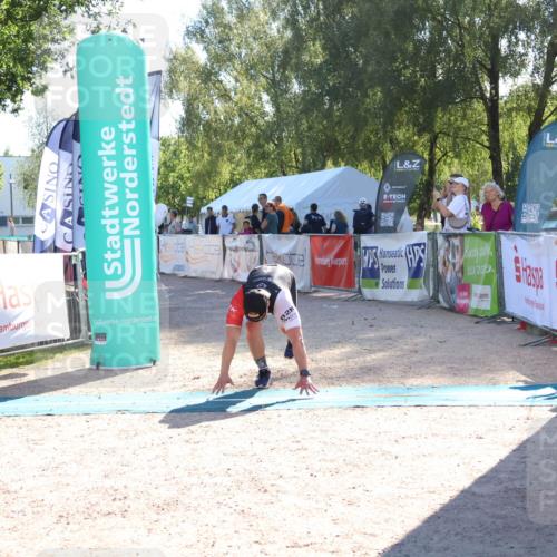 07.09.2025 - 19. Norderstedt Triathlon Zöllner http://msf.ph/oto/8788147 07.09.2025 16:04:03 Ziel 968 meine-sportfotos.de