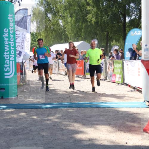 07.09.2025 - 19. Norderstedt Triathlon Zöllner http://msf.ph/oto/8788151 07.09.2025 13:41:05 Ziel 313, 347 meine-sportfotos.de