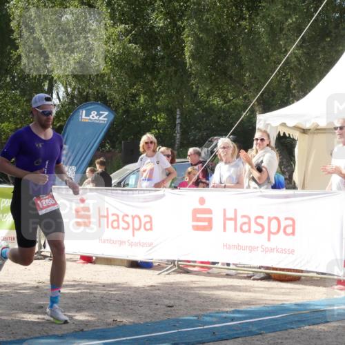 07.09.2025 - 19. Norderstedt Triathlon Zöllner http://msf.ph/oto/8788154 07.09.2025 13:39:49 Ziel 346, 1388 meine-sportfotos.de