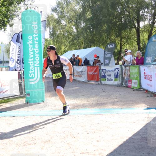 07.09.2025 - 19. Norderstedt Triathlon Zöllner http://msf.ph/oto/8788156 07.09.2025 16:04:06 Ziel 968 meine-sportfotos.de