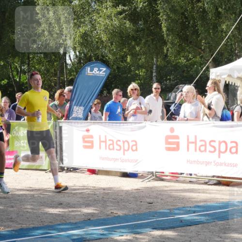 07.09.2025 - 19. Norderstedt Triathlon Zöllner http://msf.ph/oto/8788159 07.09.2025 13:40:02 Ziel 330 meine-sportfotos.de
