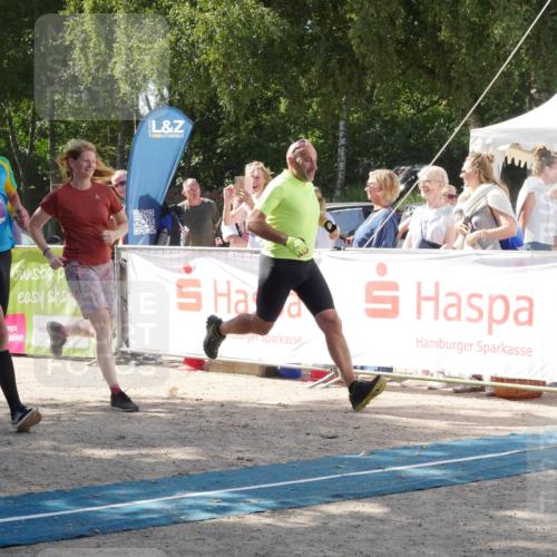 07.09.2025 - 19. Norderstedt Triathlon Zöllner http://msf.ph/oto/8788191 07.09.2025 13:41:07 Ziel 313, 347 meine-sportfotos.de