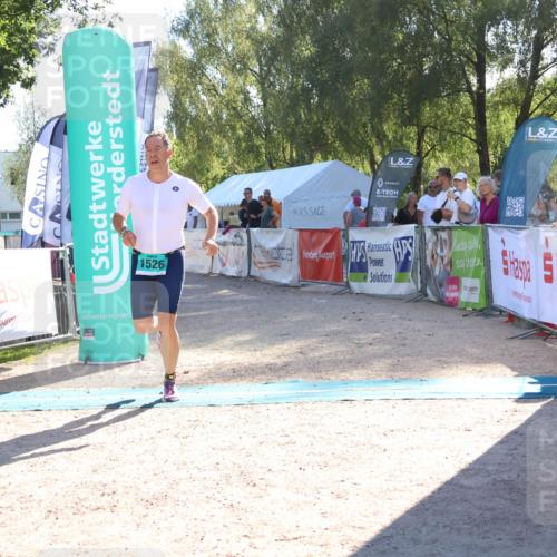 07.09.2025 - 19. Norderstedt Triathlon Zöllner http://msf.ph/oto/8788202 07.09.2025 16:05:36 Ziel 1526 meine-sportfotos.de