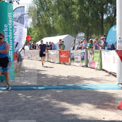 07.09.2025 - 19. Norderstedt Triathlon Zöllner http://msf.ph/oto/8788229 07.09.2025 13:41:23 Ziel 742, 1299 meine-sportfotos.de