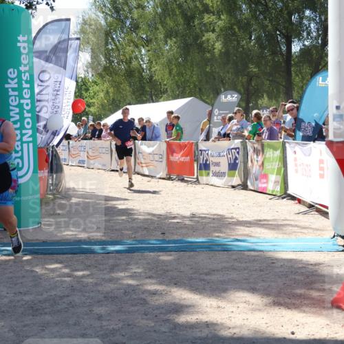 07.09.2025 - 19. Norderstedt Triathlon Zöllner http://msf.ph/oto/8788231 07.09.2025 13:41:23 Ziel 742, 1299 meine-sportfotos.de