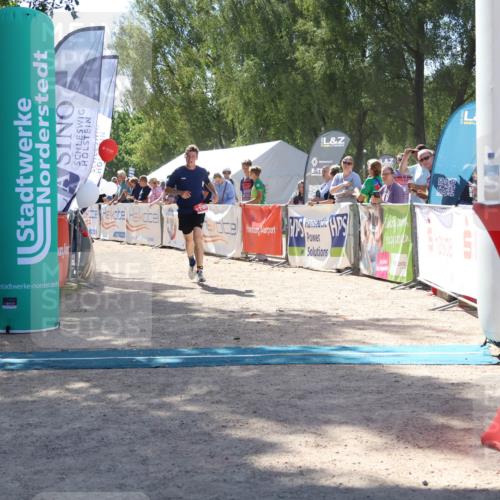07.09.2025 - 19. Norderstedt Triathlon Zöllner http://msf.ph/oto/8788238 07.09.2025 13:41:24 Ziel 742, 1299 meine-sportfotos.de