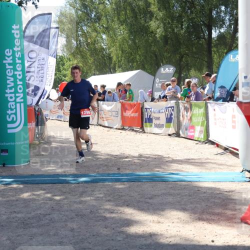 07.09.2025 - 19. Norderstedt Triathlon Zöllner http://msf.ph/oto/8788255 07.09.2025 13:41:25 Ziel 742, 1299 meine-sportfotos.de
