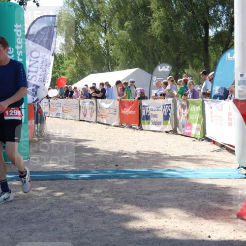 07.09.2025 - 19. Norderstedt Triathlon Zöllner http://msf.ph/oto/8788274 07.09.2025 13:41:27 Ziel 742, 1299 meine-sportfotos.de
