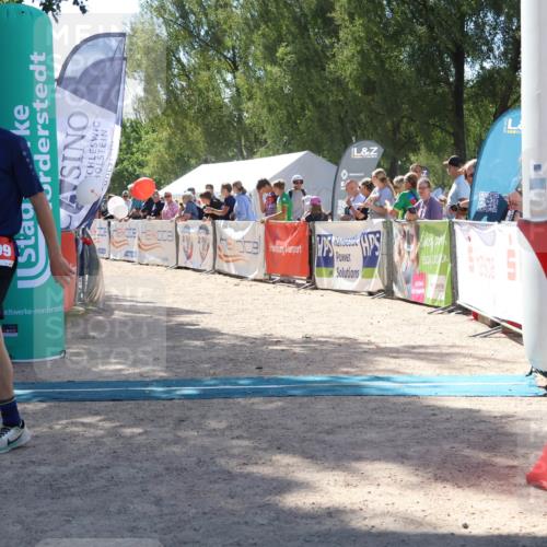 07.09.2025 - 19. Norderstedt Triathlon Zöllner http://msf.ph/oto/8788276 07.09.2025 13:41:27 Ziel 742, 1299 meine-sportfotos.de