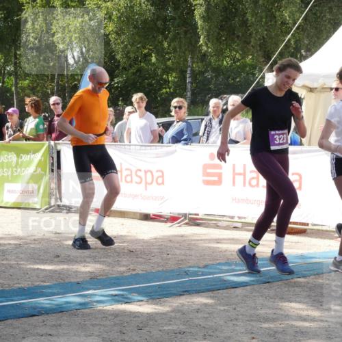 07.09.2025 - 19. Norderstedt Triathlon Zöllner http://msf.ph/oto/8788278 07.09.2025 13:43:28 Ziel 142, 323 meine-sportfotos.de