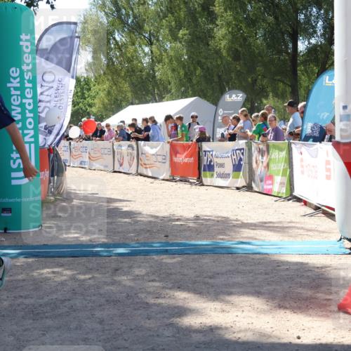 07.09.2025 - 19. Norderstedt Triathlon Zöllner http://msf.ph/oto/8788279 07.09.2025 13:41:27 Ziel 742, 1299 meine-sportfotos.de