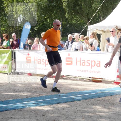 07.09.2025 - 19. Norderstedt Triathlon Zöllner http://msf.ph/oto/8788281 07.09.2025 13:43:29 Ziel 142, 323 meine-sportfotos.de